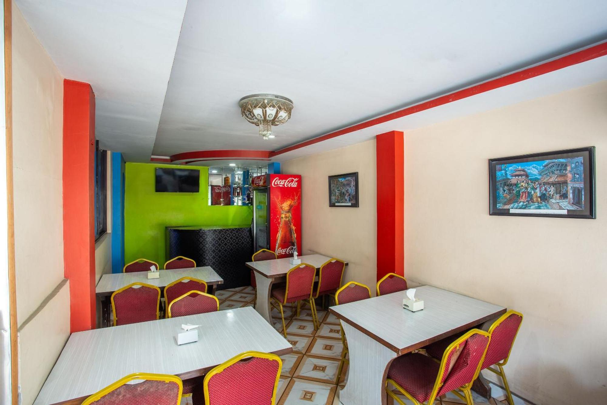 Oyo 808 Hotel Om Ganapati Pvt Ltd Kathmandu Exteriör bild