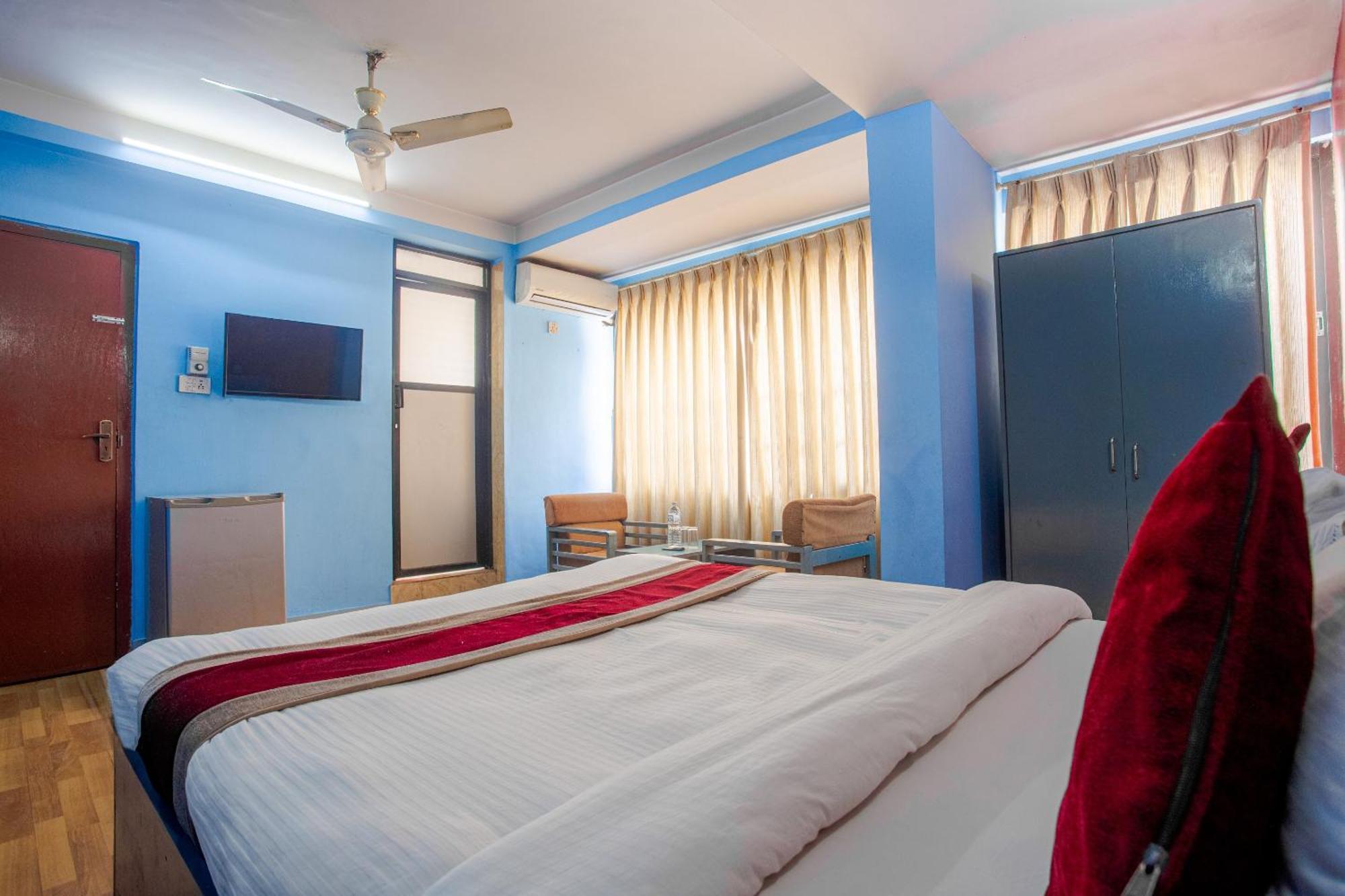 Oyo 808 Hotel Om Ganapati Pvt Ltd Kathmandu Exteriör bild