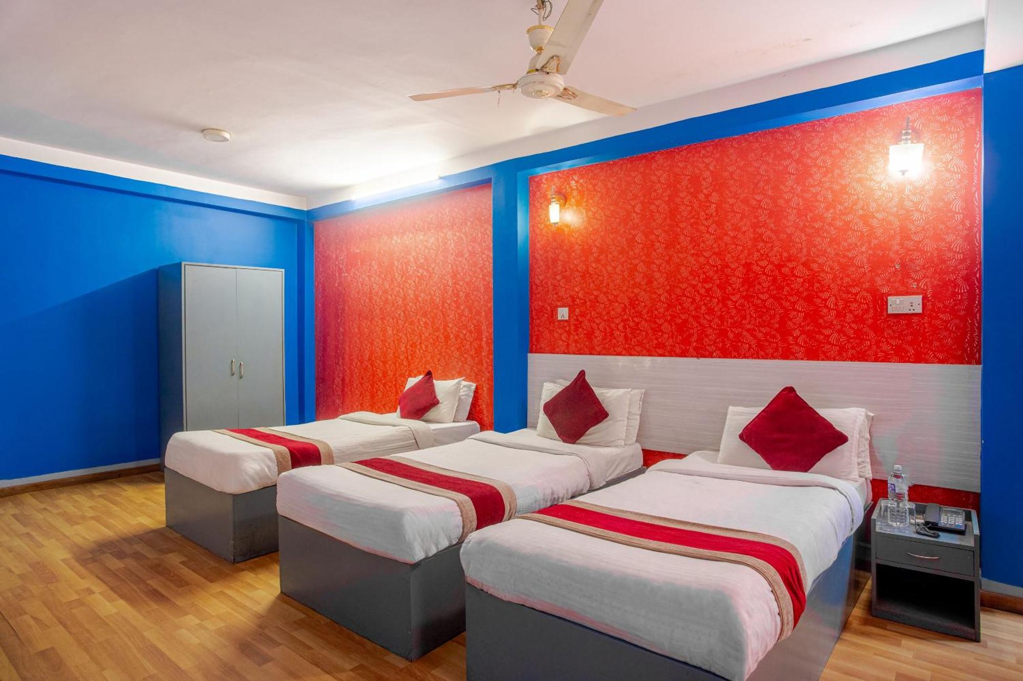 Oyo 808 Hotel Om Ganapati Pvt Ltd Kathmandu Exteriör bild