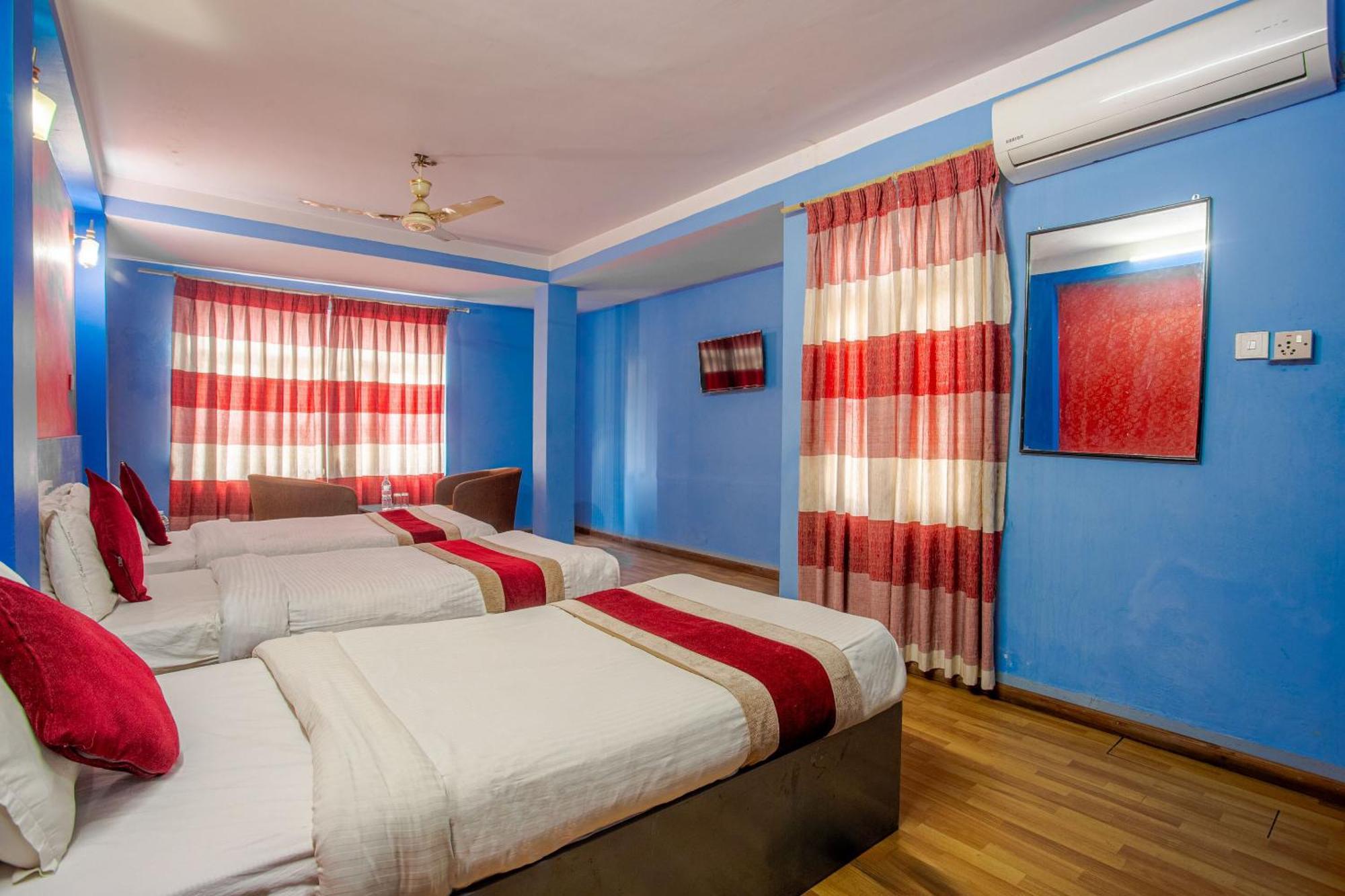 Oyo 808 Hotel Om Ganapati Pvt Ltd Kathmandu Exteriör bild